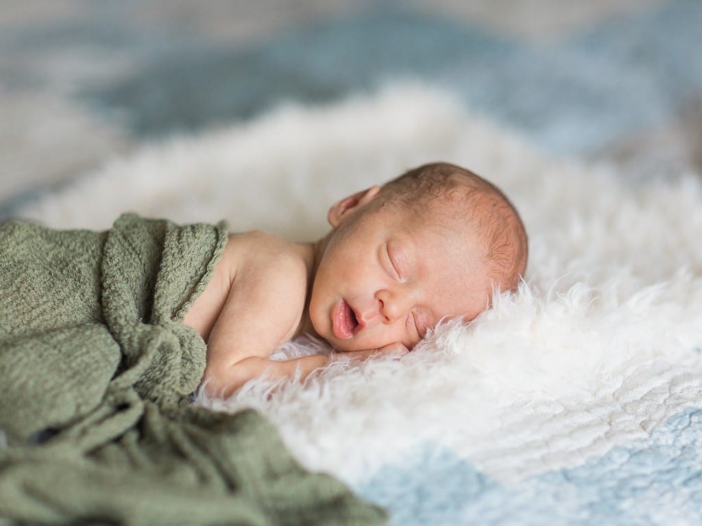 best_delaware_newborn_photographers_lifestyle_baby_family_photographer