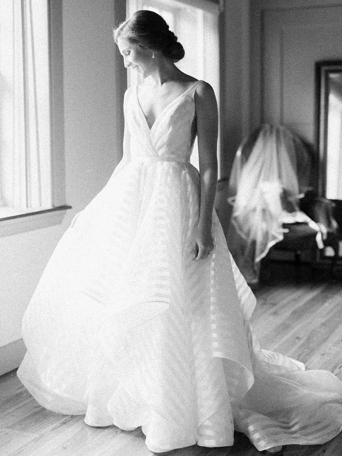 A Navy + Burgundy, Fall Rockwood Carriage House Wedding